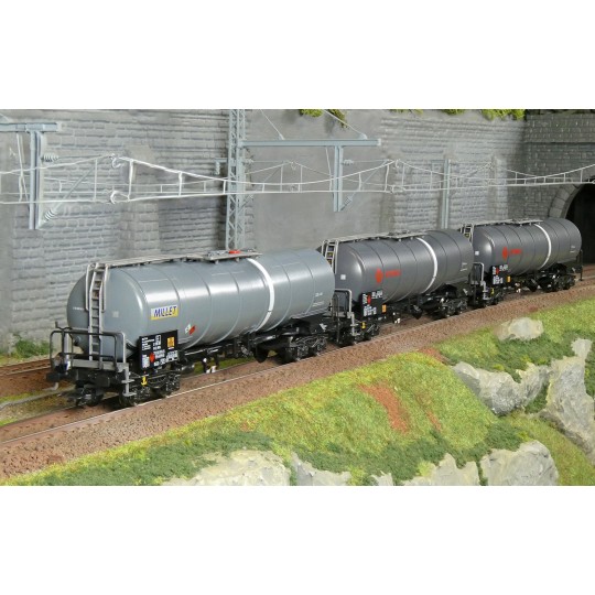 Coffret de 3 wagons-citernes Zacns Ermewa Millet ep. VI - Märklin 4... Marklin_47551-Marklin 47470 Wagon-poche articulé Sdggmrss 738 (T3000e), DB AG, chargé semi-remorques DB Schenker