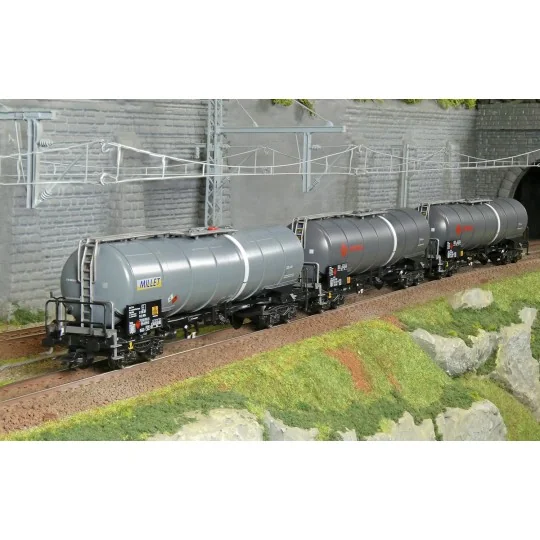 Coffret de 3 wagons-citernes Zacns Ermewa Millet ep. VI - Märklin 4... Marklin_47551-Marklin 47470 Wagon-poche articulé Sdggmrss 738 (T3000e), DB AG, chargé semi-remorques DB Schenker