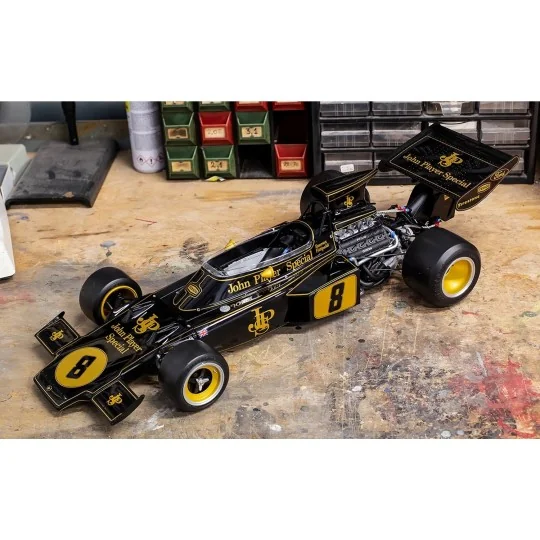 HK114-Lotus 72D - 1972 British GP - Emerson Fittipaldi 1/8 - Pocher HK114