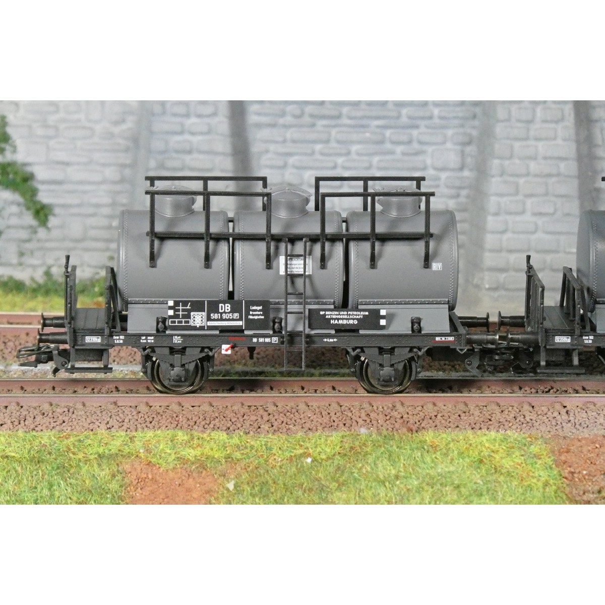 Coffret 3 wagons-citernes 3 cuves, DB ép. III - Märklin 46491 - H0 Coffret 3 wagons-citernes 3 cuves, DB ép. III - Märklin 46491 - H0