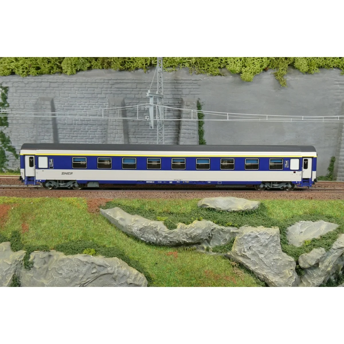 CORAIL A9c9x sleeper van, noodle logo - HO - REE JM038 CORAIL A9c9x sleeper van, noodle logo - HO - REE JM038