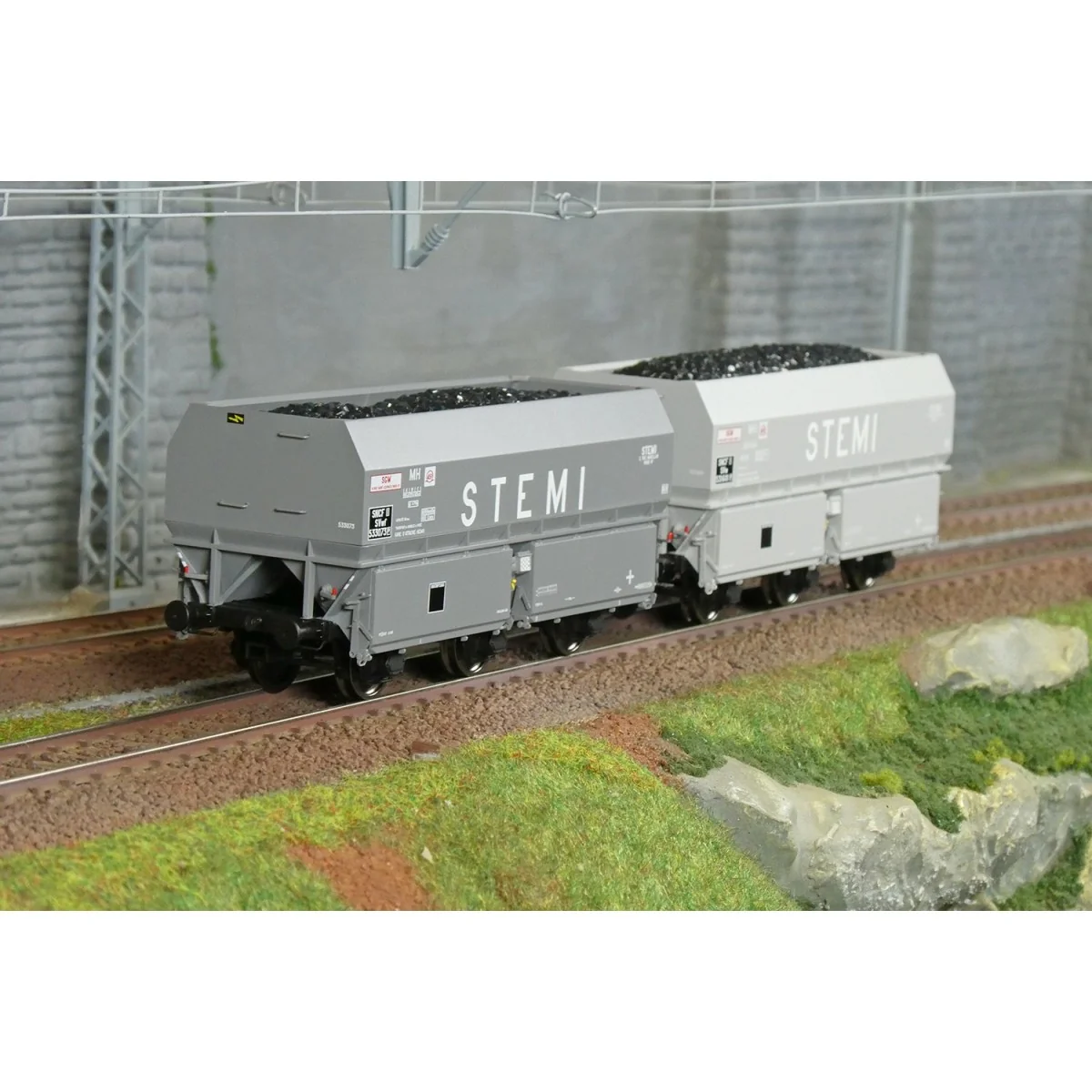 Set of 2 SNCF MH45 coke wagons, STEMI - REE WB961 - HO 1/87 Set of 2 SNCF MH45 coke wagons, STEMI - REE WB961 - HO 1/87
