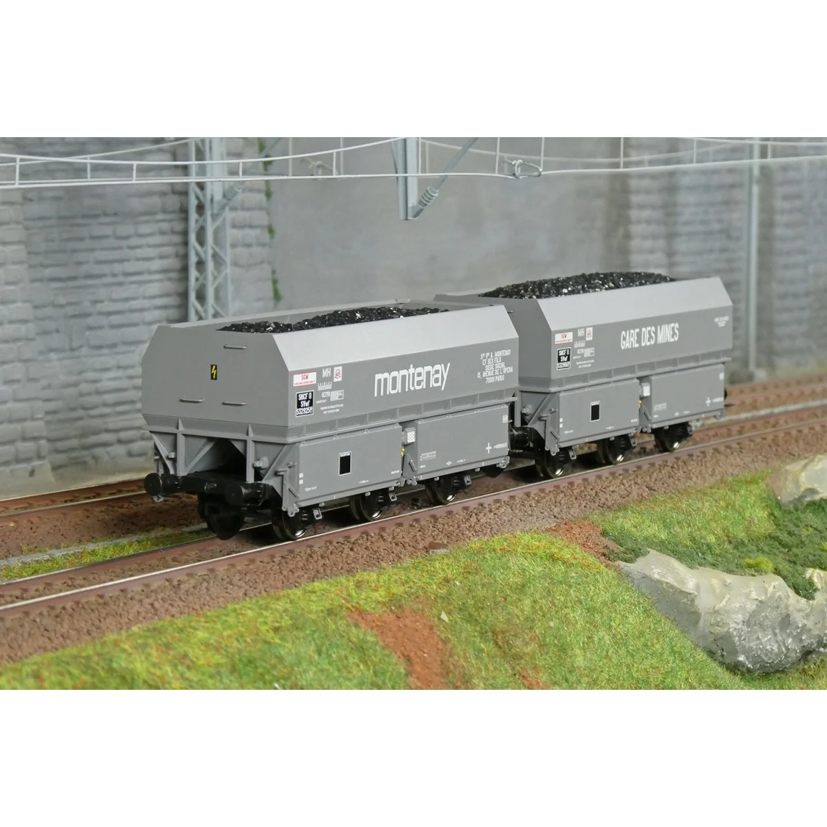 Set of 2 SNCF MH45 coke wagons, MONTENAY / Mines Station - REE WB96... Set of 2 SNCF MH45 coke wagons, MONTENAY / Mines Station - REE WB96...