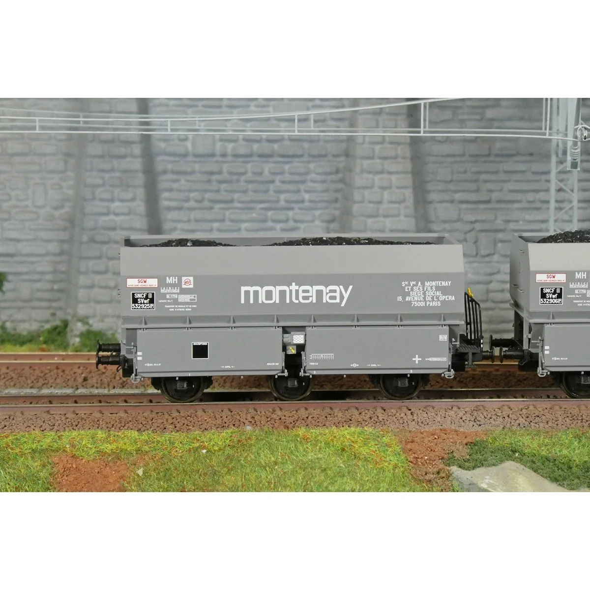 Coffret de 2 wagons coke MH45 SNCF, MONTENAY / Gare des Mines - REE... Coffret de 2 wagons coke MH45 SNCF, MONTENAY / Gare des Mines - REE...