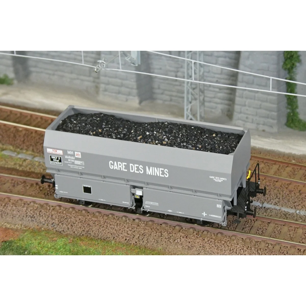 SNCF coke wagon MH45, Gare des Mines - REE WB965 - HO 1/87 SNCF coke wagon MH45, Gare des Mines - REE WB965 - HO 1/87