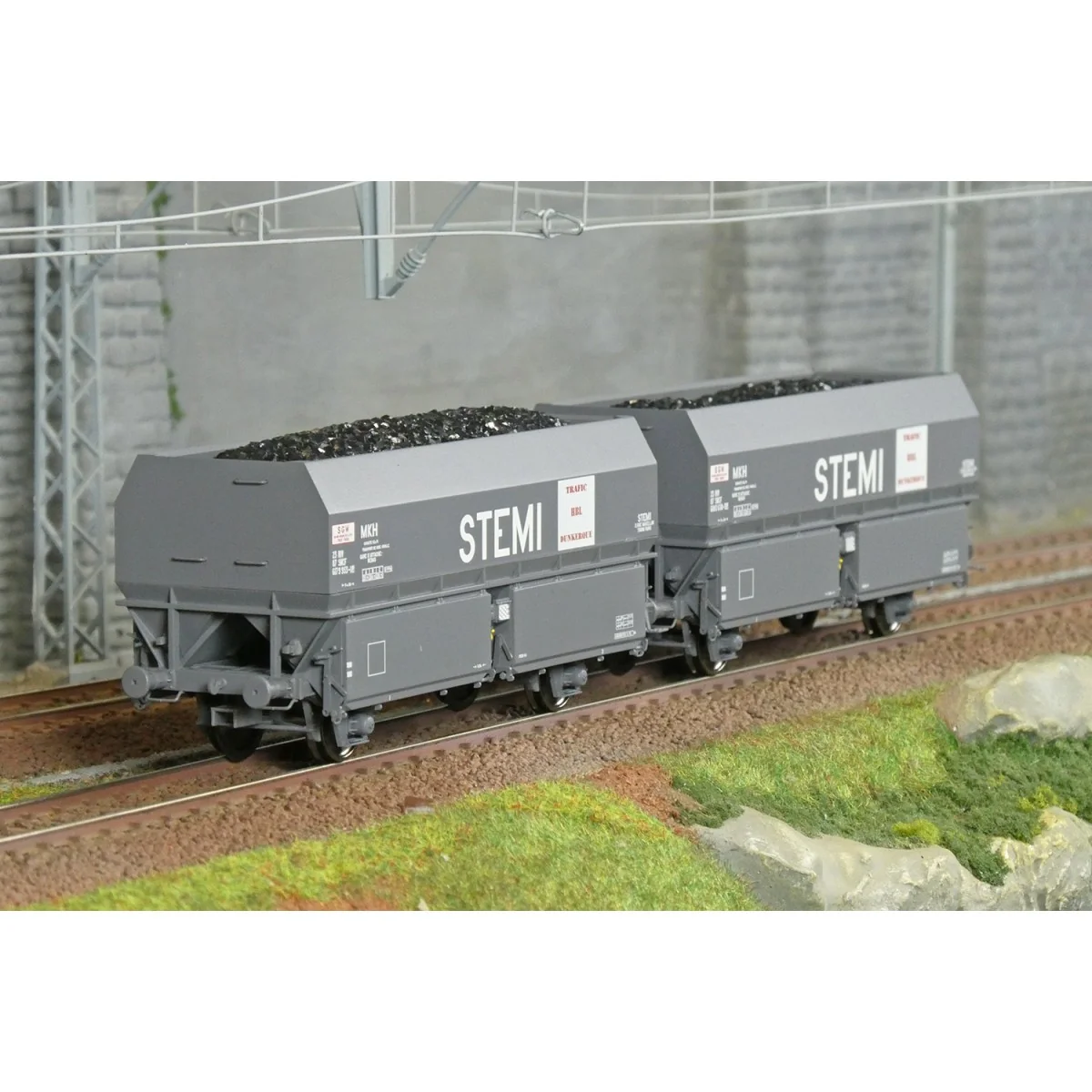 Coffret de 2 wagons coke MH45 SNCF, STEMI - REE WB967 - HO 1/87