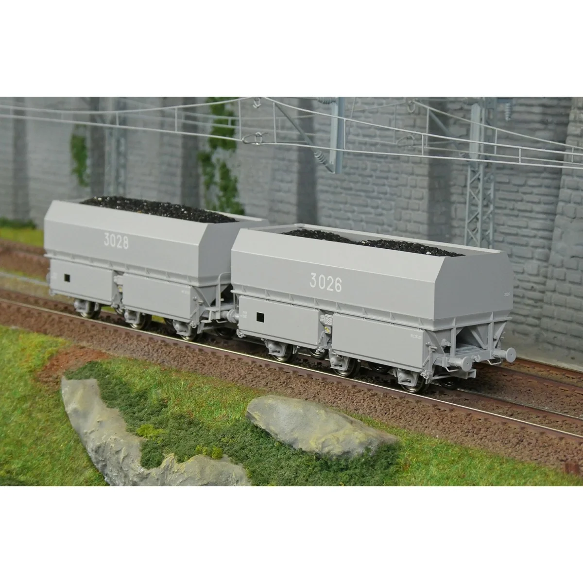 Set of 2 SNCF MH45 coke wagons, HBL - REE WB966 - HO 1/87 Set of 2 SNCF MH45 coke wagons, HBL - REE WB966 - HO 1/87
