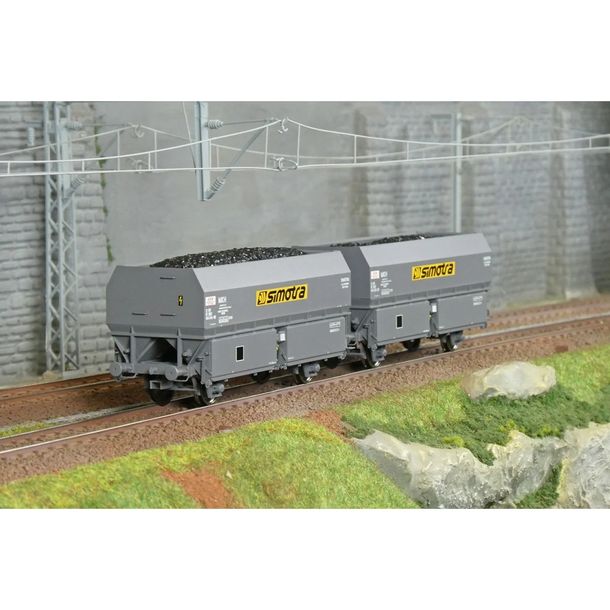 Coffret de 2 wagons coke MH45 SNCF, SIMOTRA - REE WB968 - HO 1/87