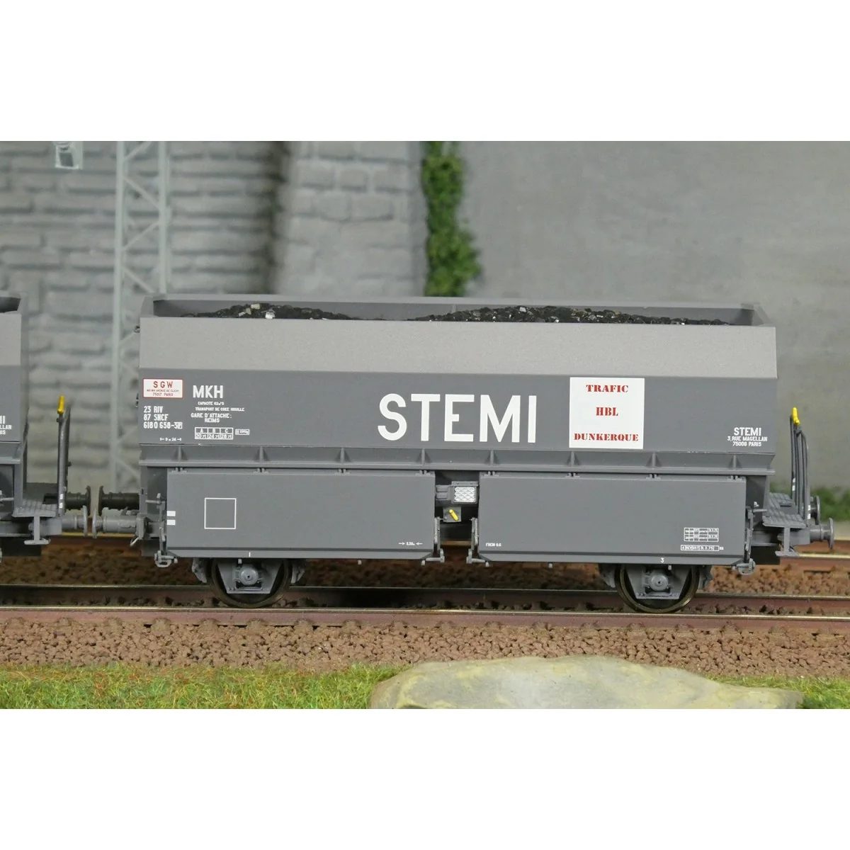 Coffret de 2 wagons coke MH45 SNCF, STEMI - REE WB967 - HO 1/87
