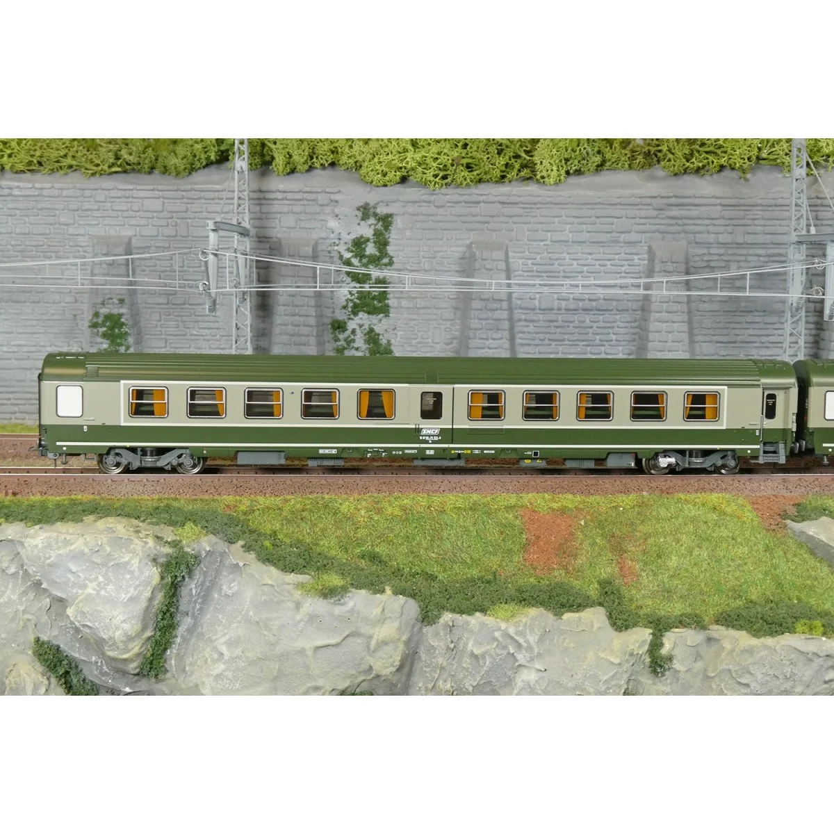 Set de 2 voitures AMBULANCE vert/gris, logo encadré blanc - REE JM0...