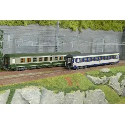 Set de 2 voitures AMBULANCE vert/gris et VU Couchette B10c10, logo ...