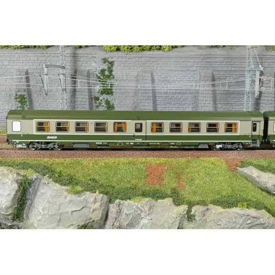 Set de 2 voitures AMBULANCE vert/gris, logo nouille - REE JM049 - H... JM-049-Set de 2 voitures AMBULANCE vert/gris, logo nouille - REE JM049 - HO 1/87