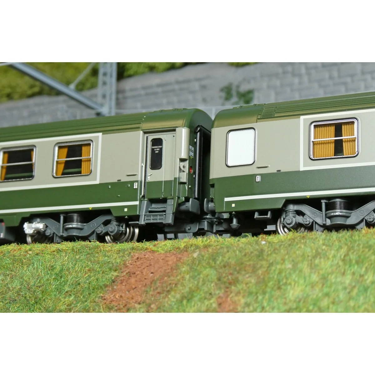 Set de 2 voitures AMBULANCE vert/gris, logo encadré blanc - REE JM0...