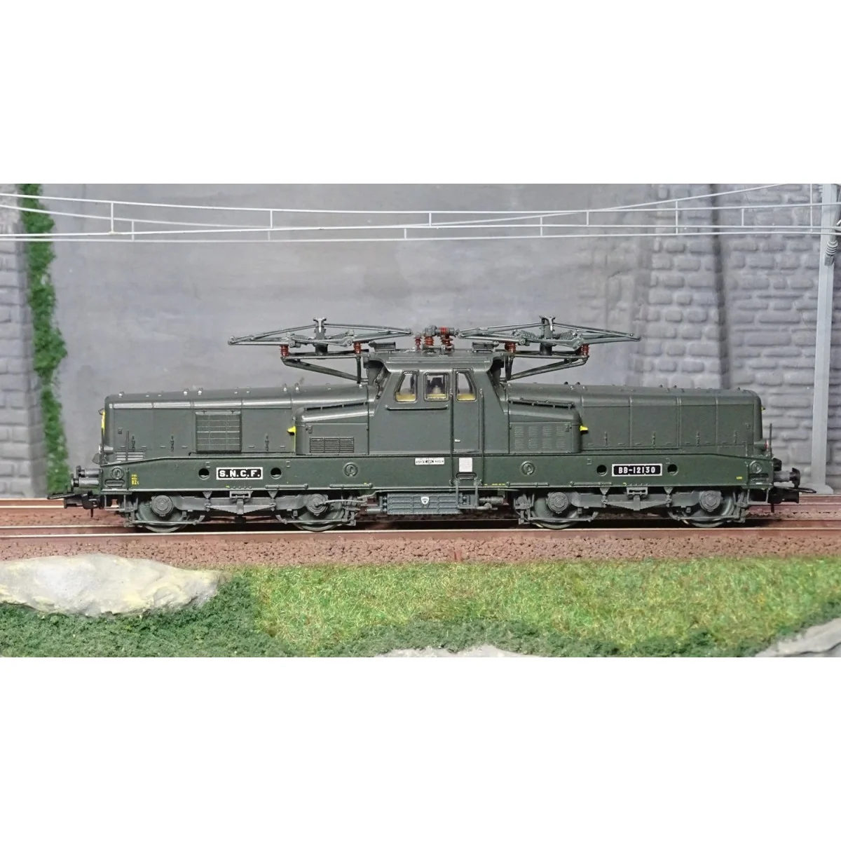 Jouef HJ2401S BB 12130 electric locomotive, green livery, without m...