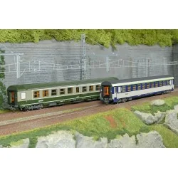 Set de 2 voitures AMBULANCE vert/gris et VU Couchette B10c10, logo ...