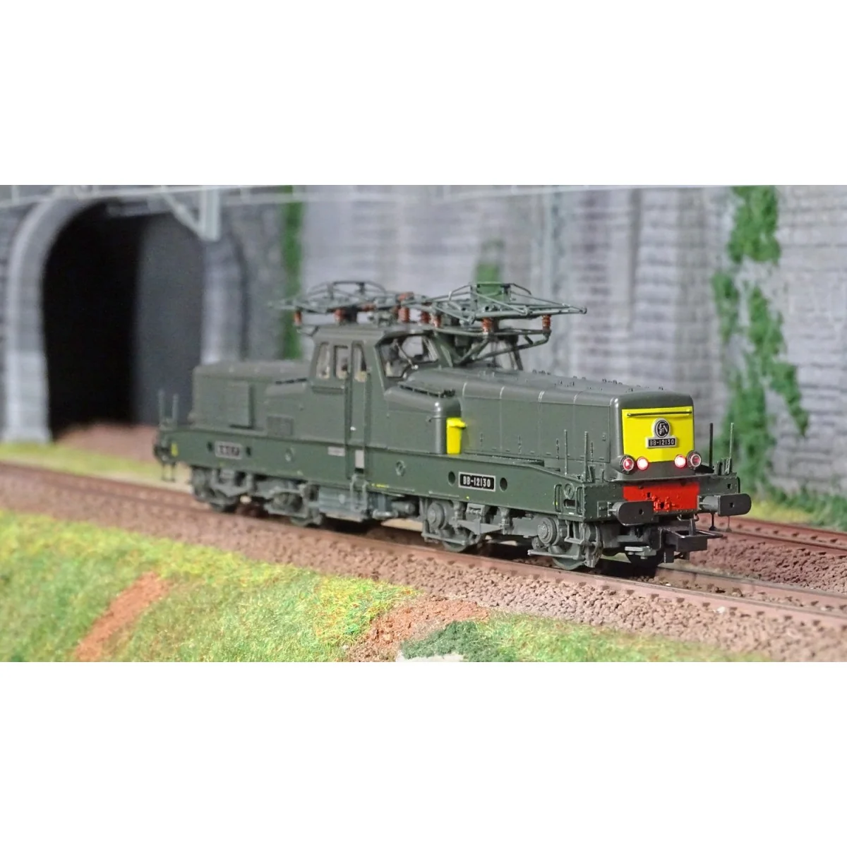 Jouef HJ2401S BB 12130 electric locomotive, green livery, without m...