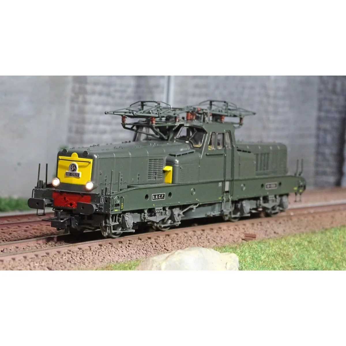 Jouef HJ2402S Locomotive électrique BB 13020, livrée vert, digitale sonore Jouef HJ2402S - 1