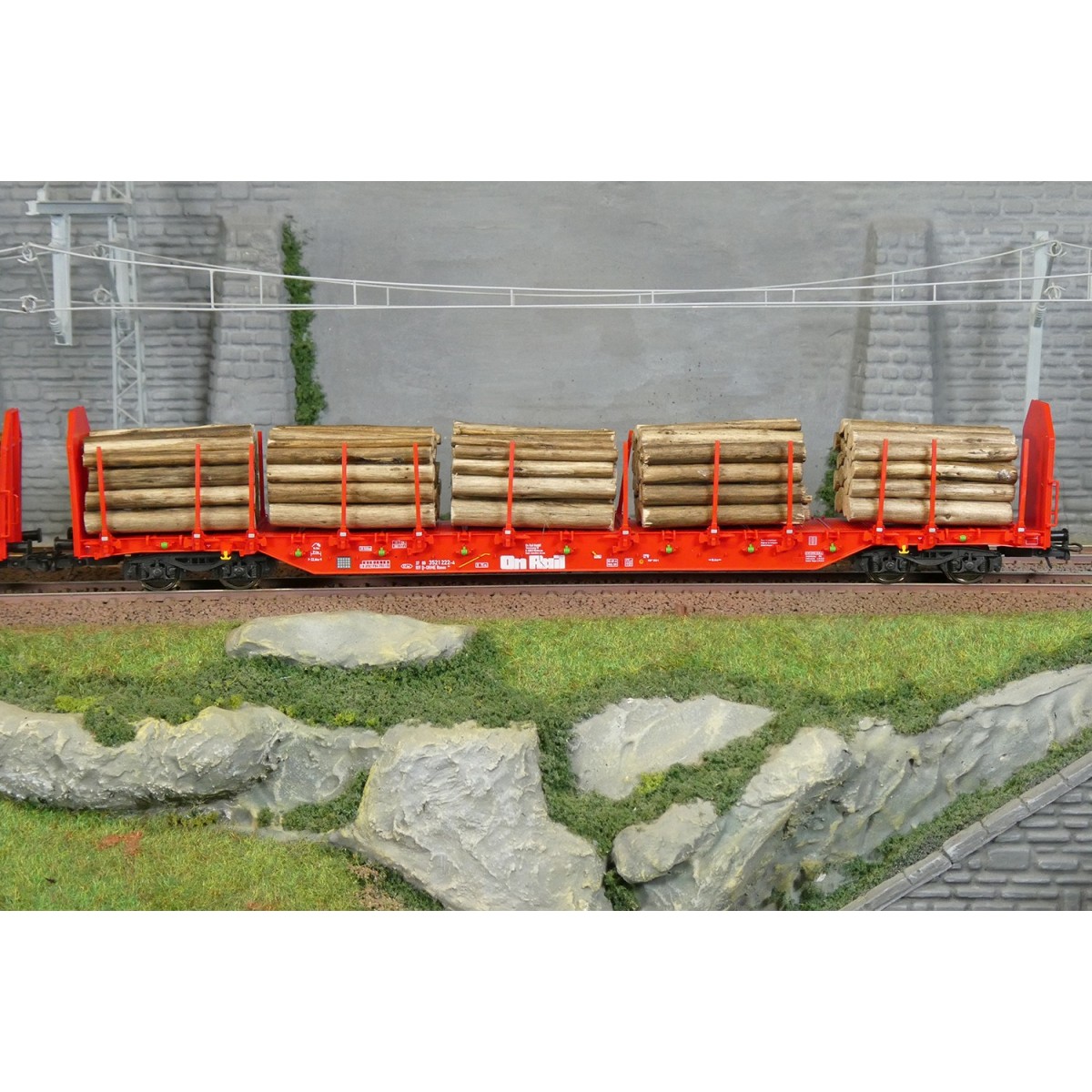 Set of 3 OnRail GmbH slatted wagons, loaded with logs, period VI -... Set of 3 OnRail GmbH slatted wagons, loaded with logs, period VI -...