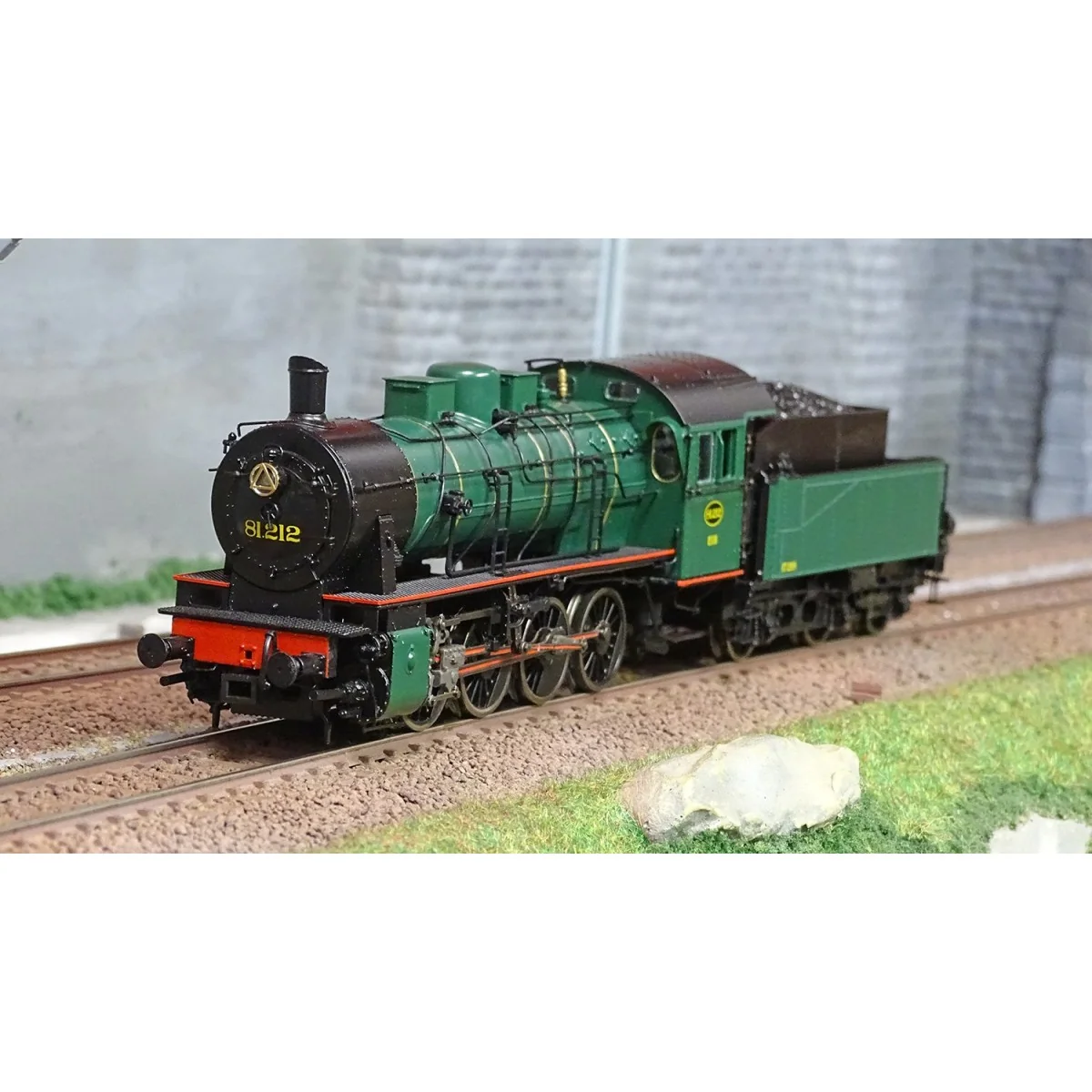 Jouef HJ2403 Class 81 Steam Locomotive, SNCB/NMBS, Dark Green Liver...