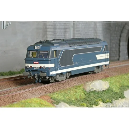 Locomotive diesel BB 67012, bleu persiennes, plaques de NEVERS - RE... MB-245-Locomotive diesel BB 67012, bleu persiennes, plaques de NEVERS - REE MB245 - HO 1/87