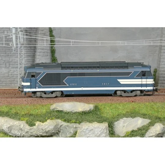 Locomotive diesel BB 67012, bleu persiennes, plaques de NEVERS - RE... MB-245-Locomotive diesel BB 67012, bleu persiennes, plaques de NEVERS - REE MB245 - HO 1/87