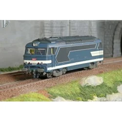 Locomotive diesel BB 67012, bleu persiennes, plaques de NEVERS, dig...