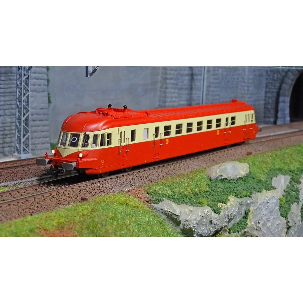 Jouef HJ2411S ABJ 4 diesel railcar, red/beige livery, red roof, SNC...