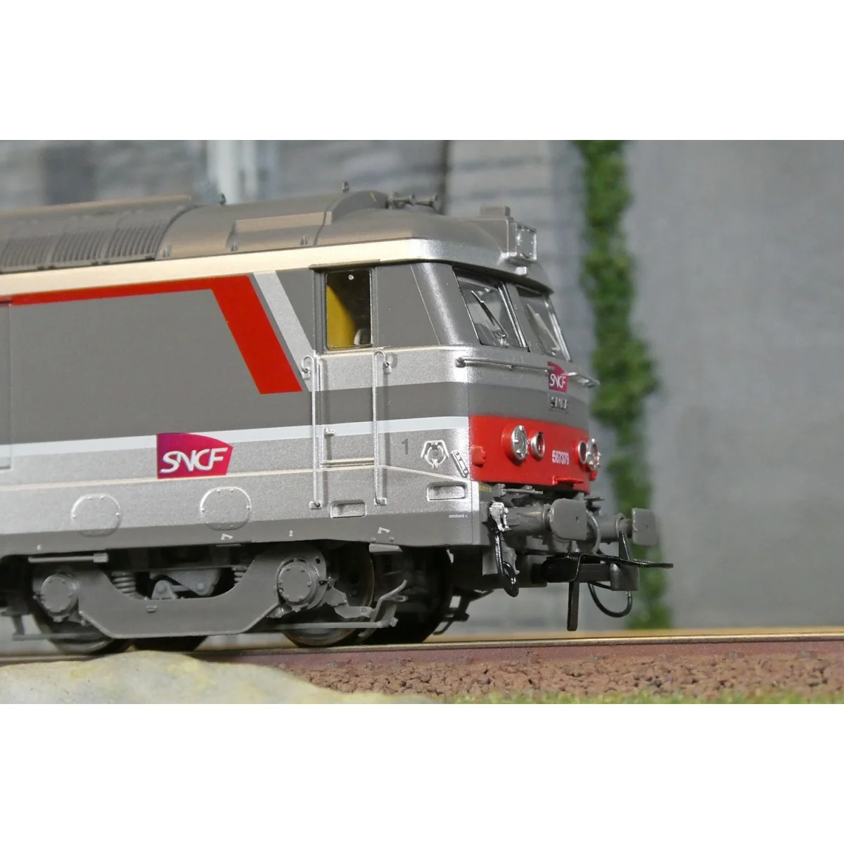 Locomotive diesel BB 67379, MULTISERVICE, CHAMBERY, digitale sonore... Locomotive diesel BB 67379, MULTISERVICE, CHAMBERY, digitale sonore...