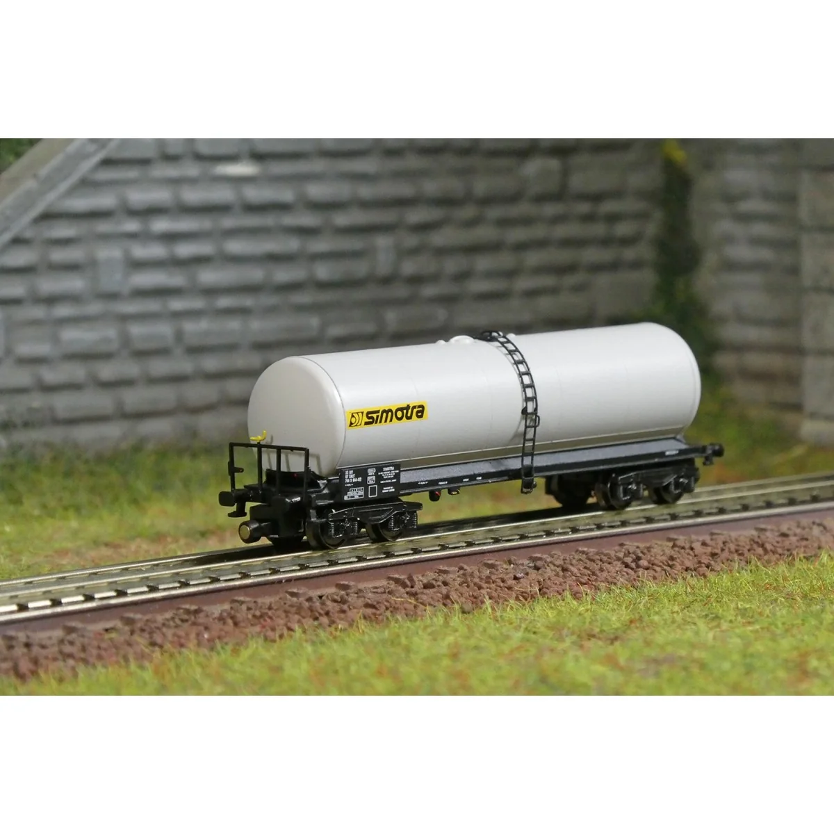 Wagon citerne longue ANF, Simotra gris - AZAR MODELS W05-SI1 - éche... Wagon citerne longue ANF, Simotra gris - AZAR MODELS W05-SI1 - éche...