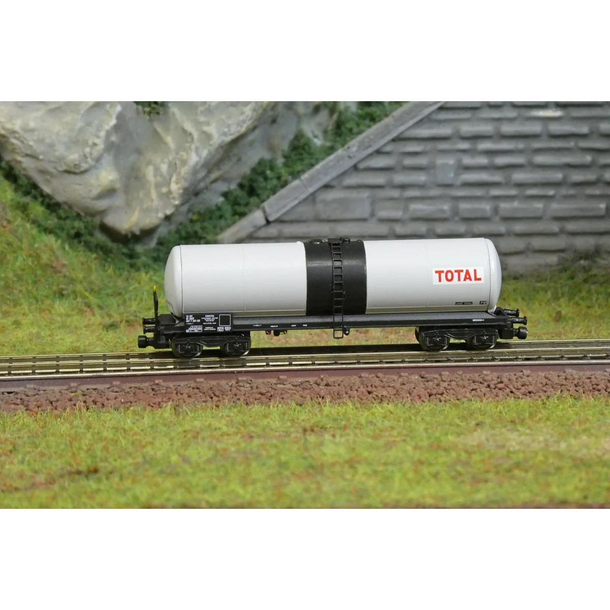Wagon citerne longue ANF, TOTAL Simotra gris/noir - AZAR MODELS W05... Wagon citerne longue ANF, TOTAL Simotra gris/noir - AZAR MODELS W05...