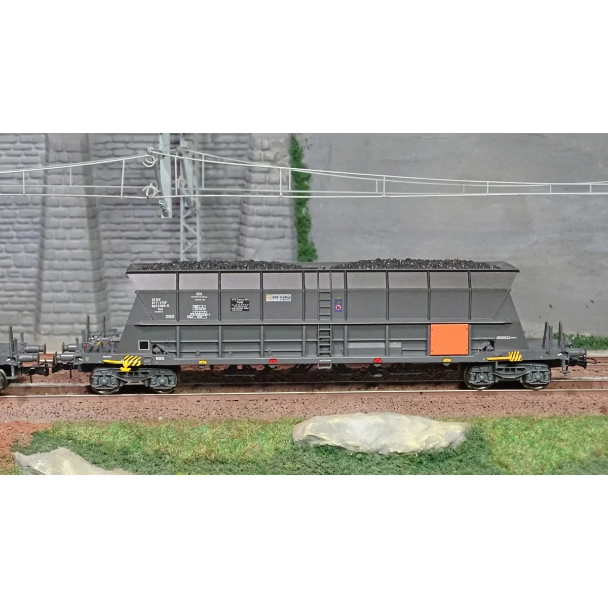 Jouef HJ6210 Set of 2 EF60 bogie hopper wagons, coal transport, EDF...