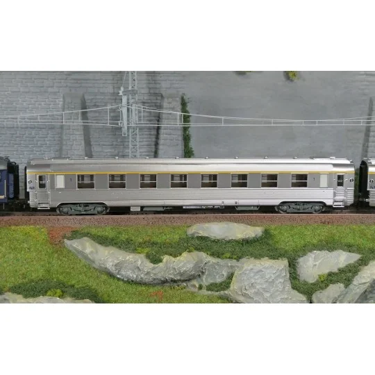 Coffret 3 voitures Sud Express CIWL et DEV Inox courtes SNCF époque... HJ4213-Voiture de mesure spécialisée transmissions sol-train SNCF rouge et grise - Jouef HJ4212 - HO 1/87