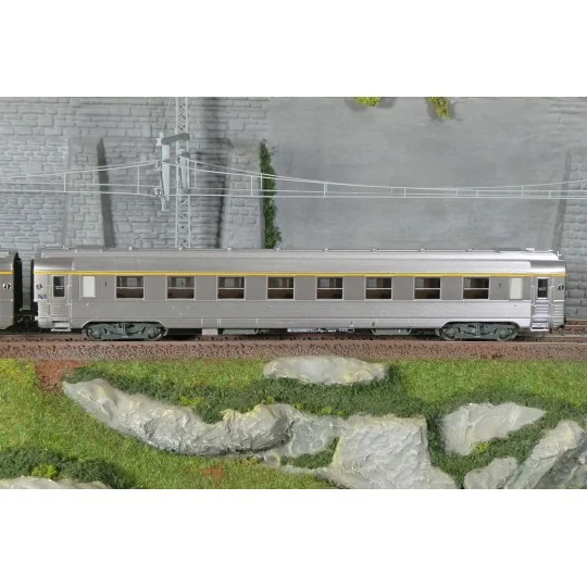 Coffret 3 voitures Sud Express CIWL et DEV Inox courtes SNCF époque... HJ4213-Voiture de mesure spécialisée transmissions sol-train SNCF rouge et grise - Jouef HJ4212 - HO 1/87