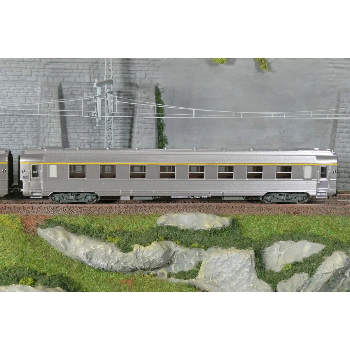 Coffret 3 voitures Sud Express CIWL et DEV Inox courtes SNCF époque... Coffret 3 voitures Sud Express CIWL et DEV Inox courtes SNCF époque...