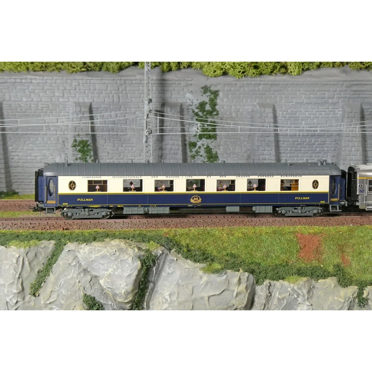 Coffret 3 voitures Sud Express CIWL et DEV Inox courtes SNCF époque... Coffret 3 voitures Sud Express CIWL et DEV Inox courtes SNCF époque...