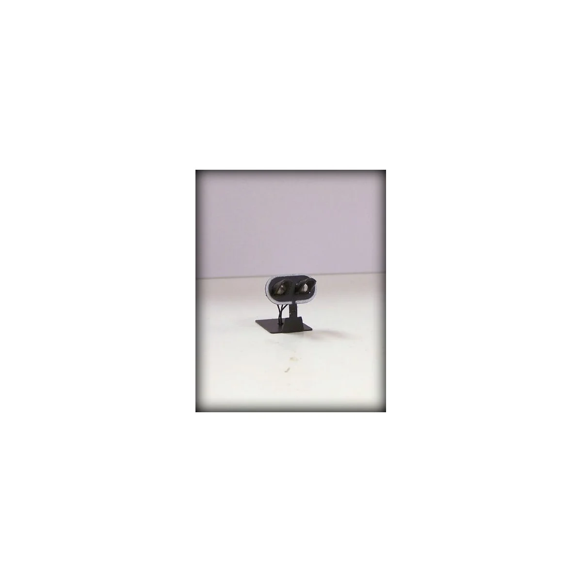SH-BM-02 Dwarf purple square signal, made of metal and resin