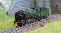 Arnold HN2483 Locomotive vapeur 141 R 1155, SNCF, roues boxpok, livrée verte Arnold HN2483 - 1