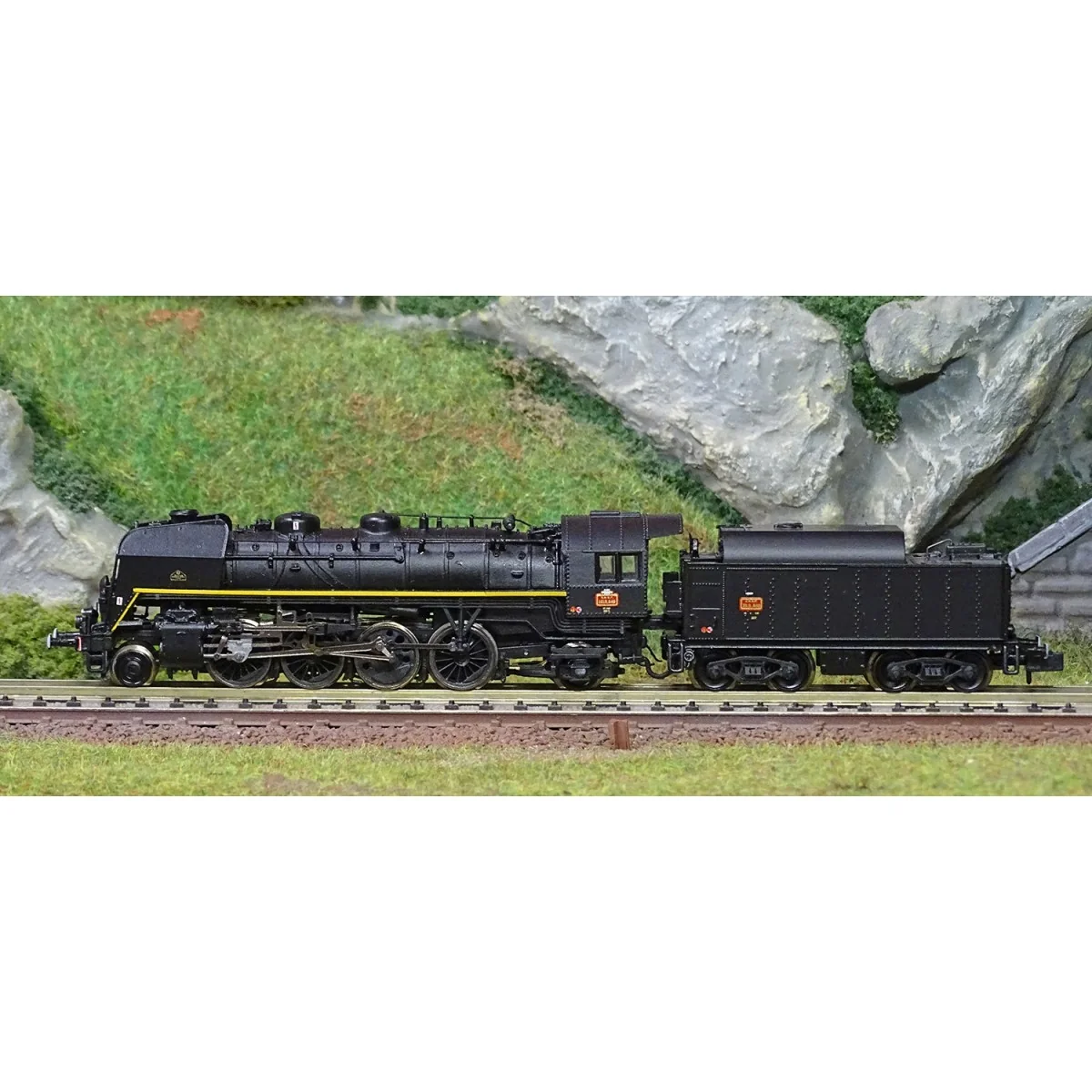 Arnold HN2484 141 R 840 steam locomotive, SNCF, mixed wheels, black...