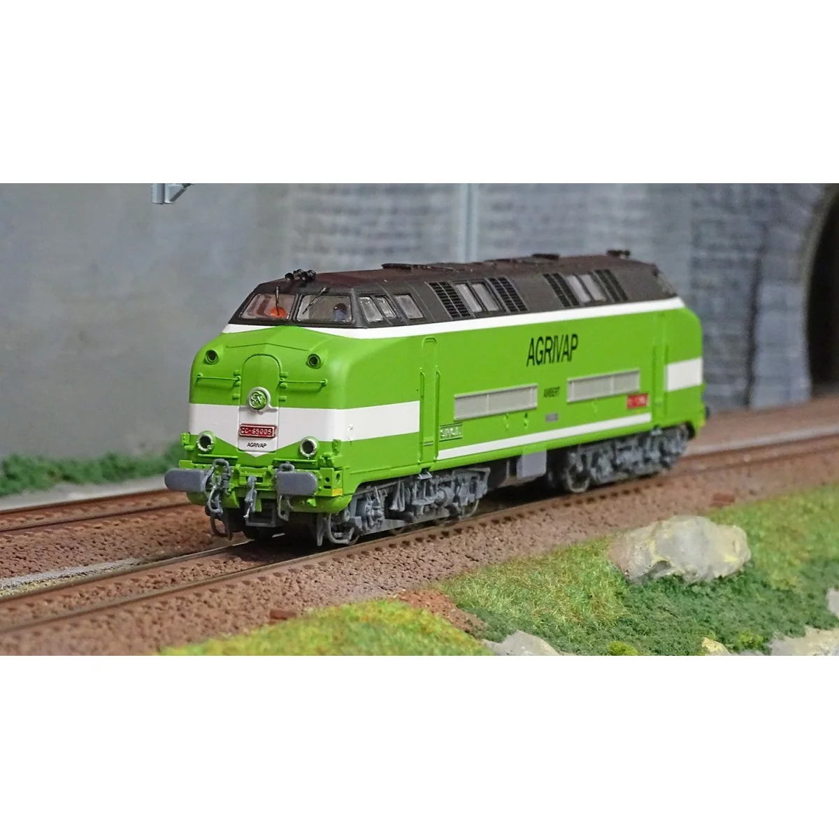 Mistral 23-03-S003 Locomotive diesel CC 65005, SNCF, vert clair, Agrivap, Ambert Mistral Train Models Mistral_23-03-S003 - 1 Mistral 23-03-S003 Locomotive diesel CC 65005, SNCF, vert clair, Agrivap, Ambert Mistral Train Models Mistral_23-03-S003 - 1