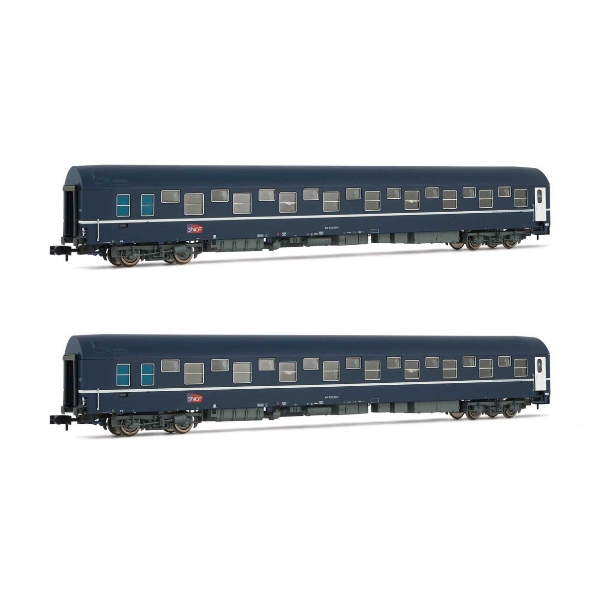 Arnold HN4343 Set of 2 T2 sleeping cars, blue livery with Carmillon...