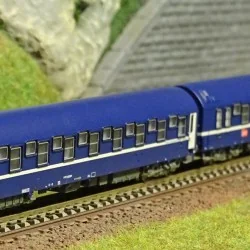 Arnold HN4343 Set of 2 T2 sleeping cars, blue livery with Carmillon...