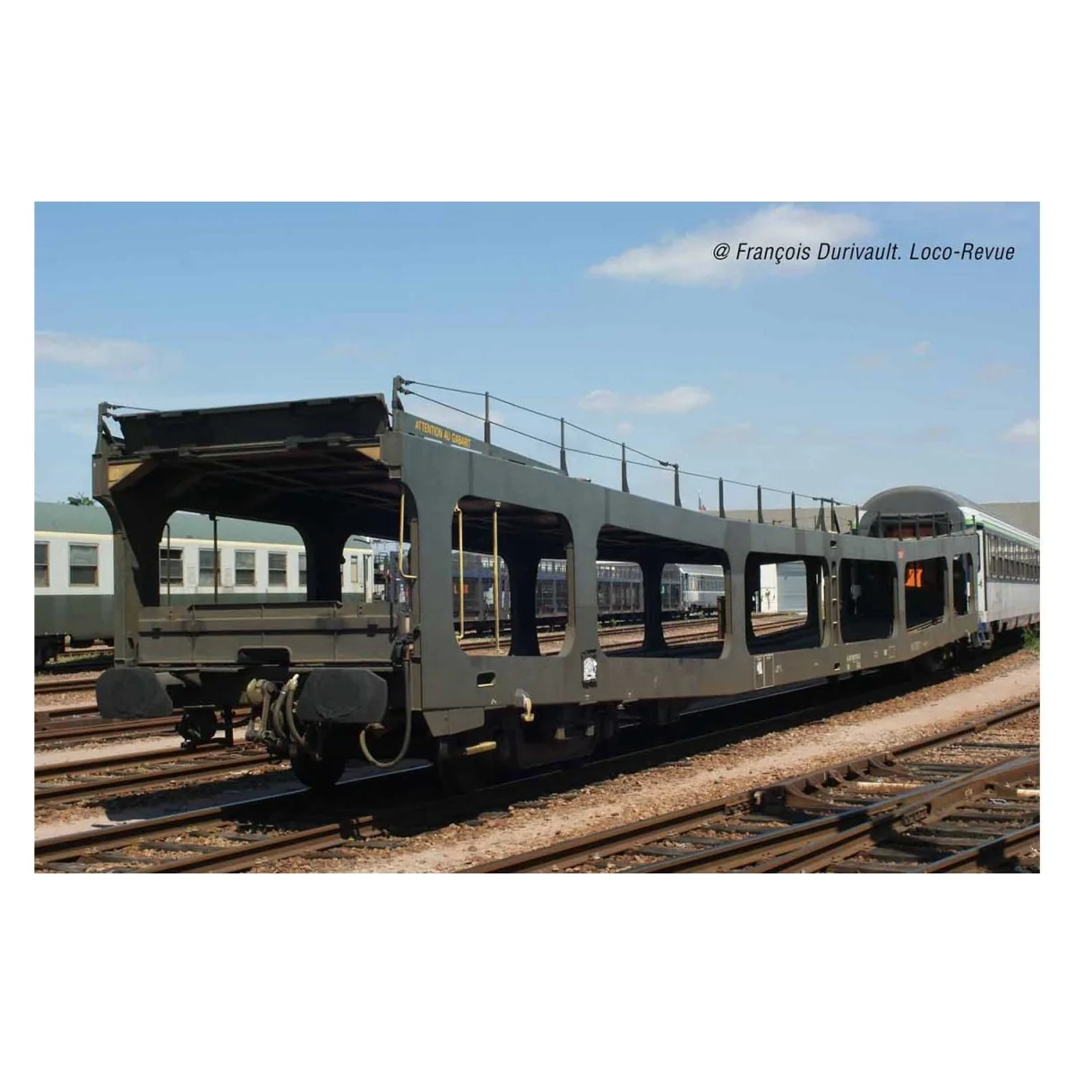Arnold HN4348 Set of 2 car transporters, DD DEV 66, green livery, c... Arnold HN4348 Set of 2 car transporters, DD DEV 66, green livery, c...