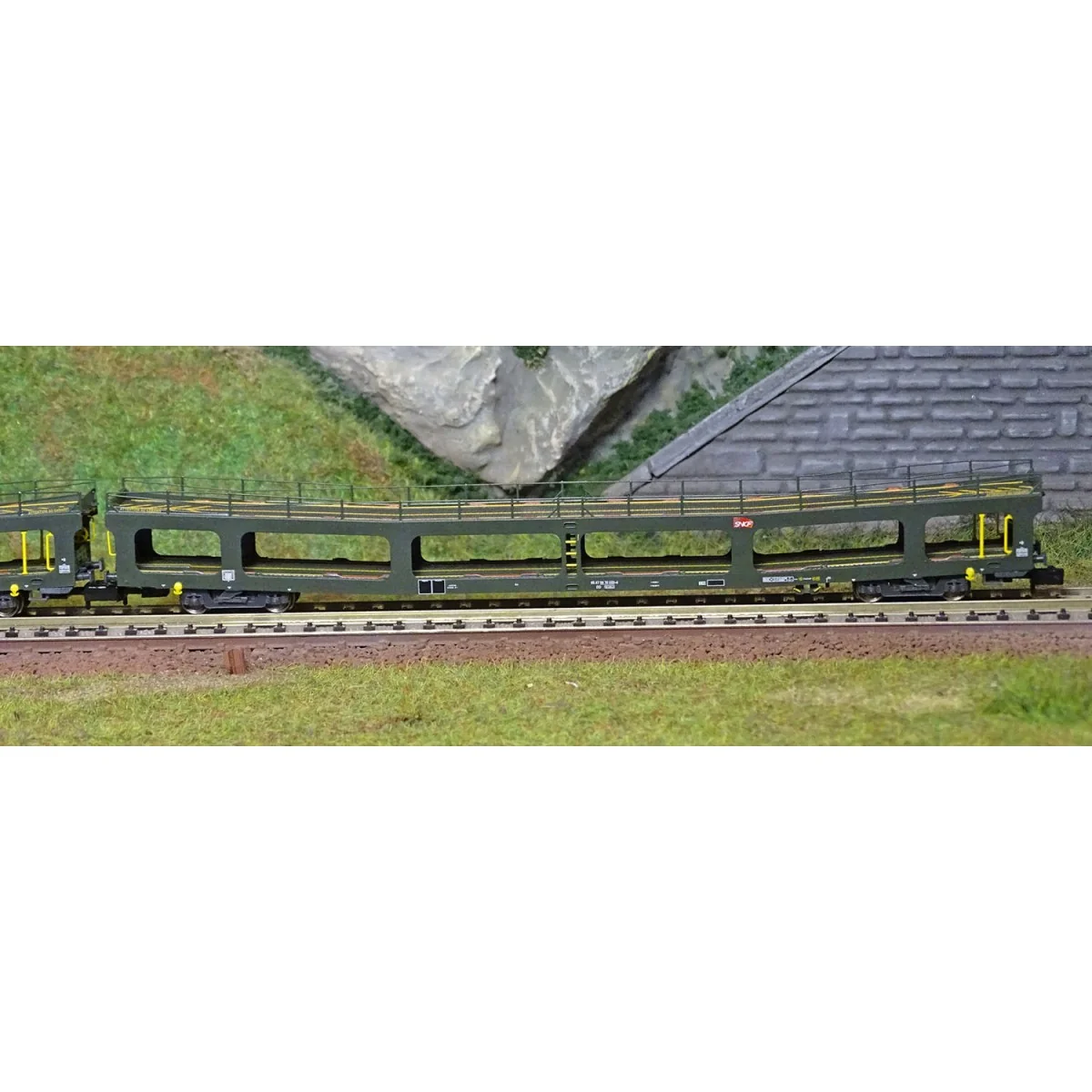 Arnold HN4348 Set of 2 car transporters, DD DEV 66, green livery, c... Arnold HN4348 Set of 2 car transporters, DD DEV 66, green livery, c...