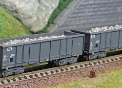 Arnold HN6535 Set of 2 tipper wagons, grey livery, E79, SNCF, N sca...