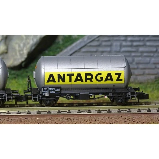 Arnold HN6478 Set of 2 two-axle gas tank wagons, silver livery, SNC... HN6478-Arnold HN6478 Set of 2 two-axle gas tank wagons, silver livery, SNCF, ANTARGAZ, N scale