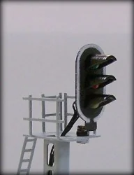 C-RVJ-03 Cible cablée 3 feux, en métal et résine france fournitures modelisme C-RVJ-03 - 1