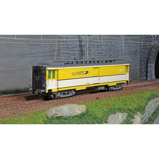 VB-262-Ree Modeles VB262 OCEM 16m Light Postal Van, Yellow and White Rubber Protection, North