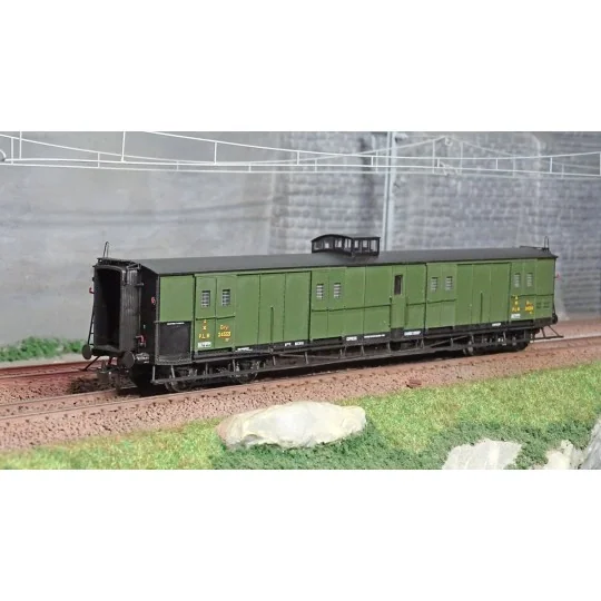 VB-357-Ree Modeles VB357 Bogie van, green 306, lookout post, black roof and ends, PLM