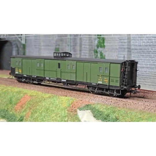 VB-357-Ree Modeles VB357 Bogie van, green 306, lookout post, black roof and ends, PLM