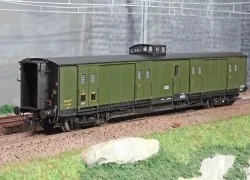 Ree Modeles VB359 Bogie van, ex-PLM, green 306, lookout post, black...